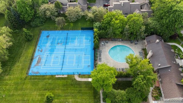 1161 Hillpointe Circle, Bloomfield Hills, MI 48304