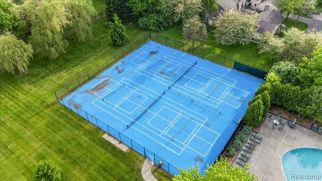 1161 Hillpointe Circle, Bloomfield Hills, MI 48304