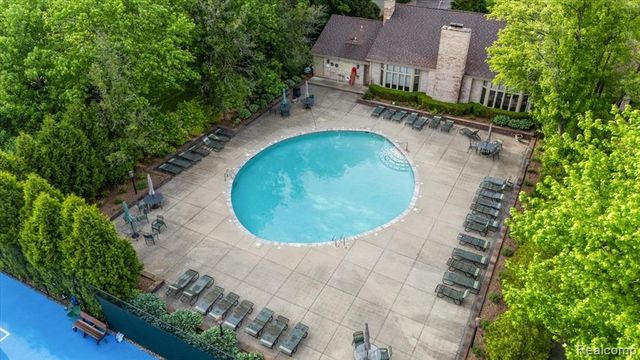 1161 Hillpointe Circle, Bloomfield Hills, MI 48304
