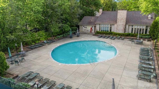 1161 Hillpointe Circle, Bloomfield Hills, MI 48304