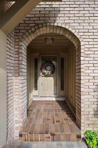 1161 Hillpointe Circle, Bloomfield Hills, MI 48304