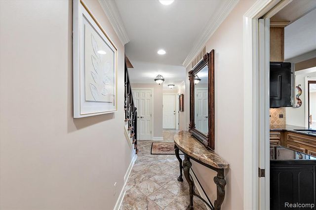 1161 Hillpointe Circle, Bloomfield Hills, MI 48304