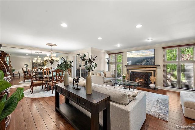 1161 Hillpointe Circle, Bloomfield Hills, MI 48304