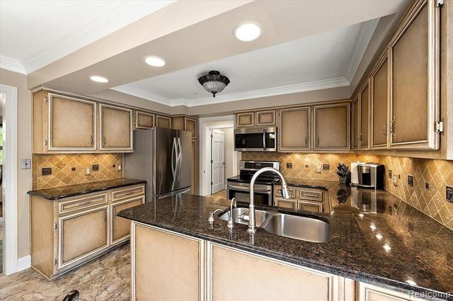1161 Hillpointe Circle, Bloomfield Hills, MI 48304