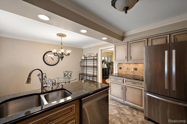 1161 Hillpointe Circle, Bloomfield Hills, MI 48304