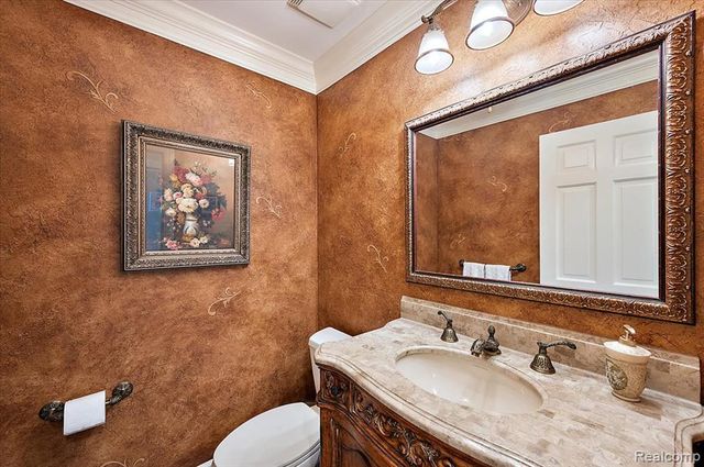 1161 Hillpointe Circle, Bloomfield Hills, MI 48304