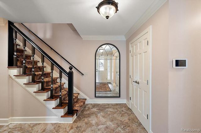 1161 Hillpointe Circle, Bloomfield Hills, MI 48304