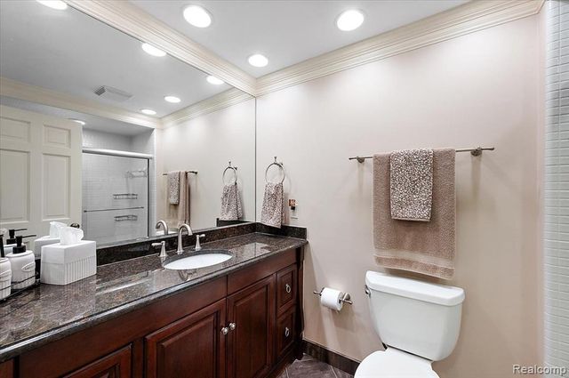 1161 Hillpointe Circle, Bloomfield Hills, MI 48304
