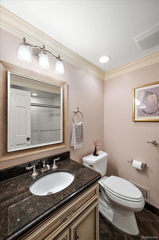 1161 Hillpointe Circle, Bloomfield Hills, MI 48304