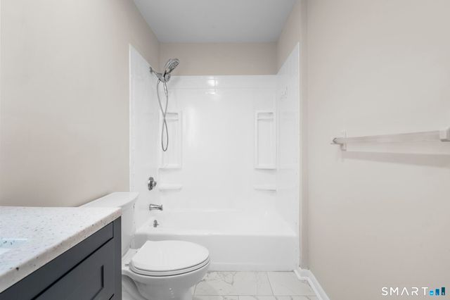 166 Old Brookfield Road 26D4, Danbury, CT 06811