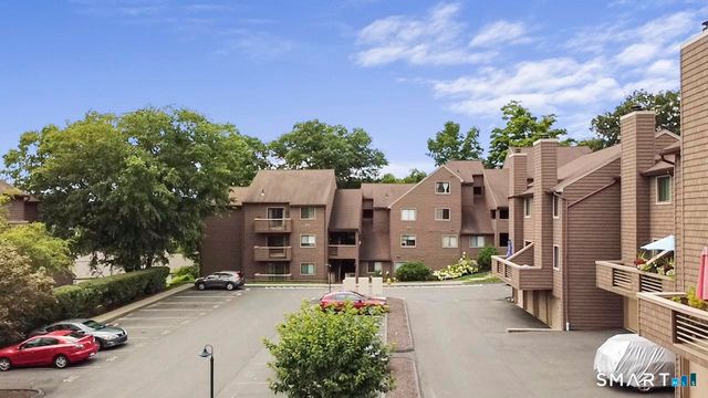 166 Old Brookfield Road 26D4, Danbury, CT 06811