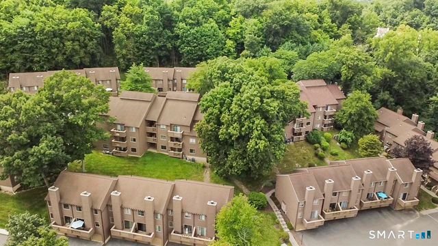166 Old Brookfield Road 26D4, Danbury, CT 06811