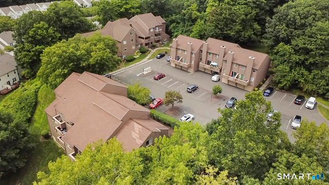 166 Old Brookfield Road 26D4, Danbury, CT 06811