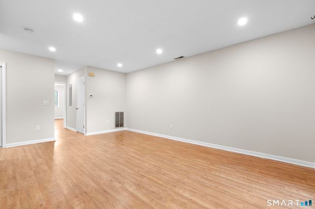 166 Old Brookfield Road 26D4, Danbury, CT 06811