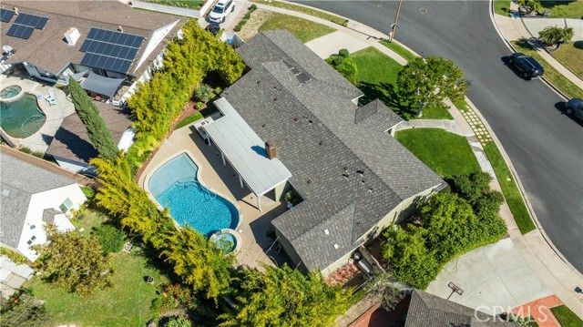 1032 Saint John Place, Tustin, CA 92705