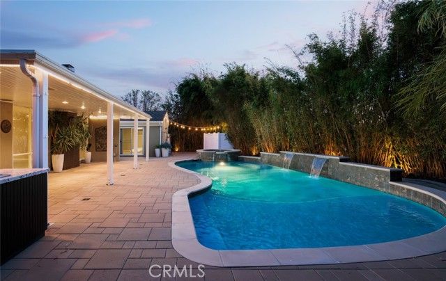 1032 Saint John Place, Tustin, CA 92705