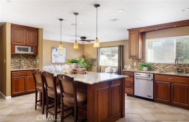 1032 Saint John Place, Tustin, CA 92705