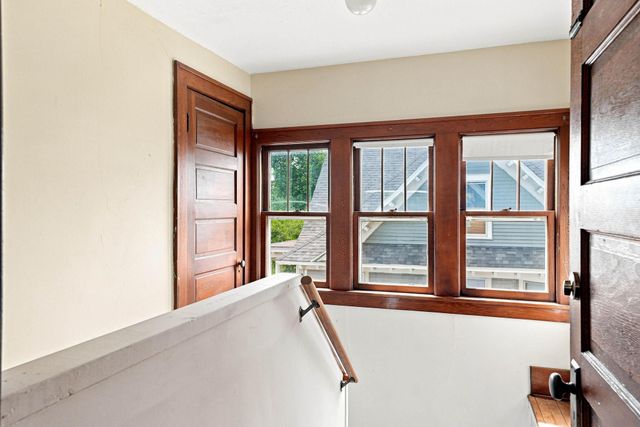 1437 Englewood Avenue, Saint Paul, MN 55104