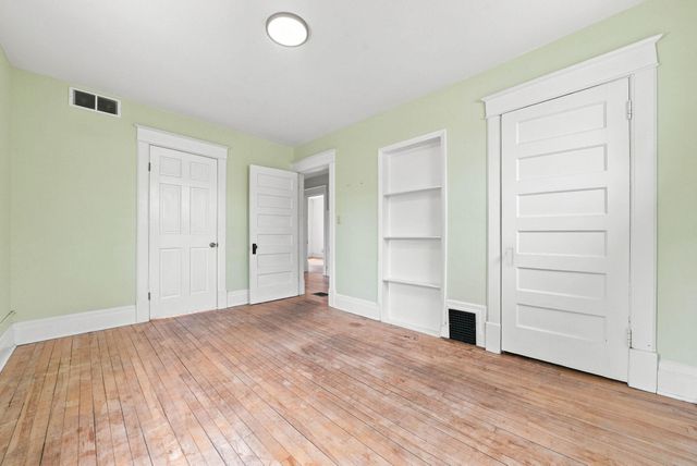 1437 Englewood Avenue, Saint Paul, MN 55104