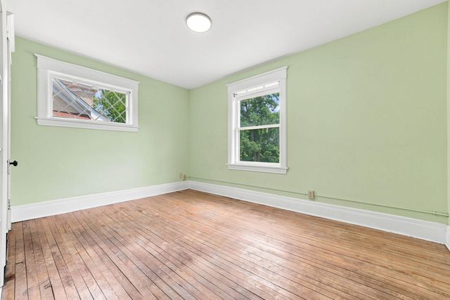 1437 Englewood Avenue, Saint Paul, MN 55104