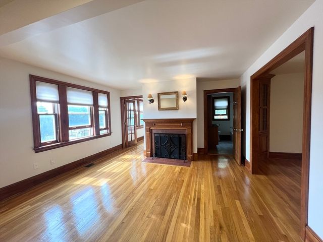 584 Humphrey Street 1, Swampscott, MA 01907