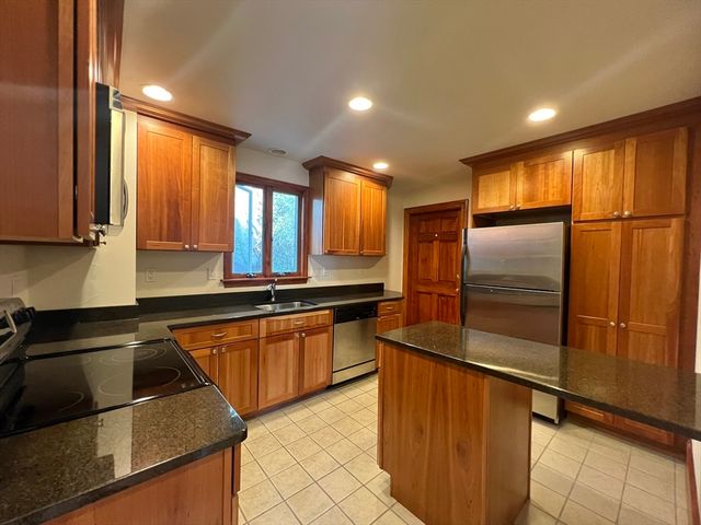 584 Humphrey Street 1, Swampscott, MA 01907