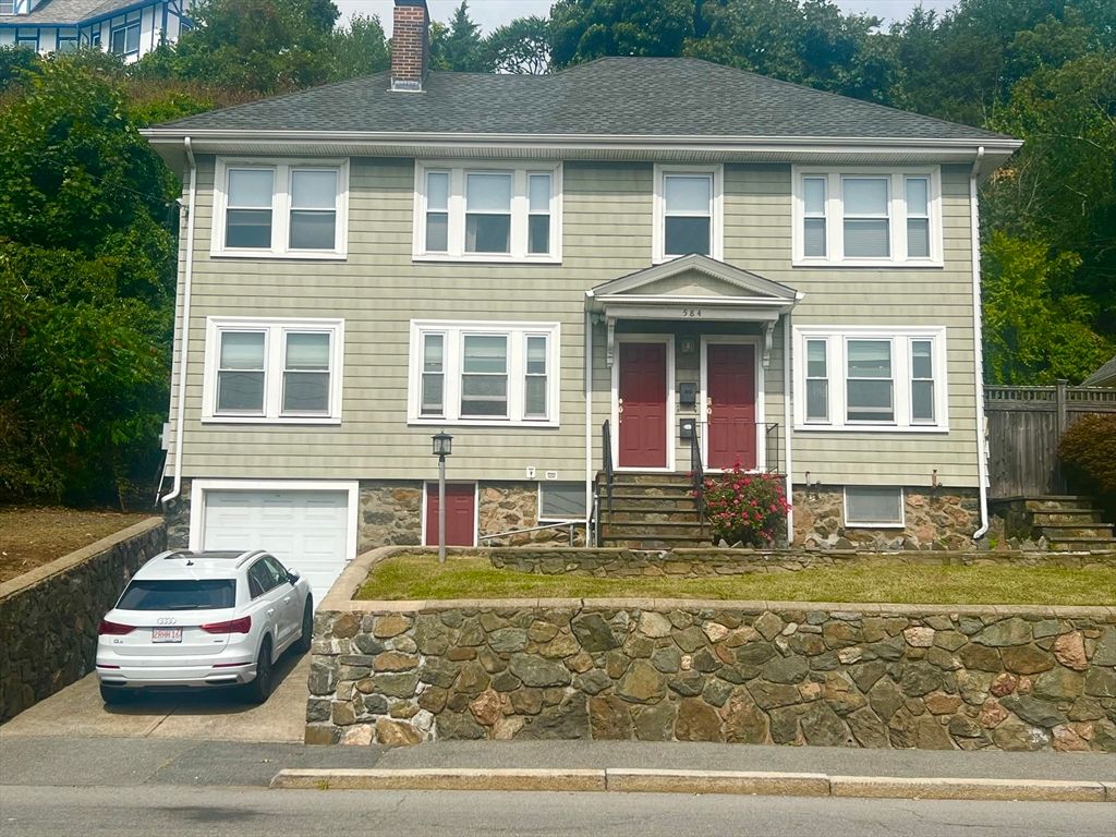 584 Humphrey Street 1, Swampscott, MA 01907