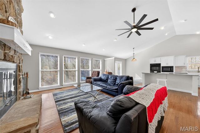 24833 Turkey Ridge Drive, Warrenton, MO 63383