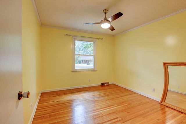 233 Pine Mountain Rd, Clarksville, TN 37042