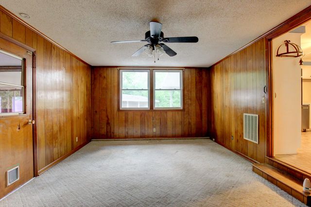 233 Pine Mountain Rd, Clarksville, TN 37042