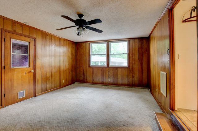 233 Pine Mountain Rd, Clarksville, TN 37042