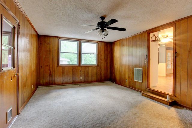 233 Pine Mountain Rd, Clarksville, TN 37042