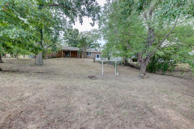 233 Pine Mountain Rd, Clarksville, TN 37042