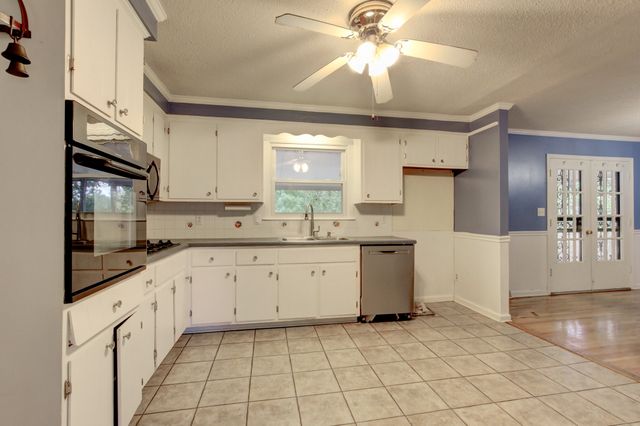 233 Pine Mountain Rd, Clarksville, TN 37042