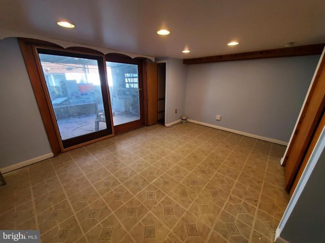 2837 BITTERN PL, Philadelphia, PA 19142