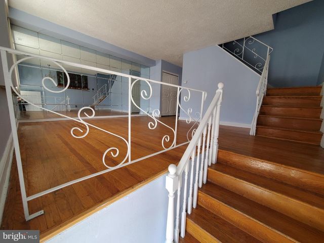 2837 BITTERN PL, Philadelphia, PA 19142