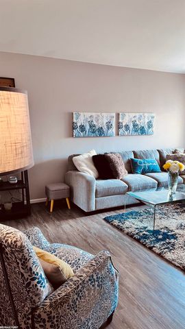 19223 Waldorf Street, Roseville, MI 48066