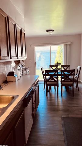 19223 Waldorf Street, Roseville, MI 48066