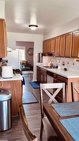 19223 Waldorf Street, Roseville, MI 48066