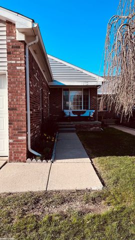 19223 Waldorf Street, Roseville, MI 48066