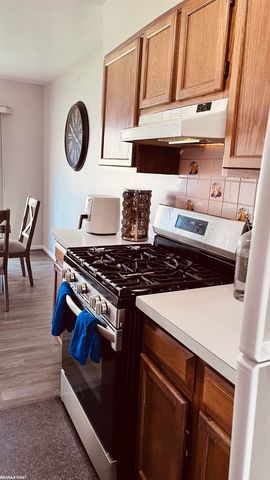 19223 Waldorf Street, Roseville, MI 48066