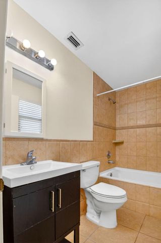 18 Crossings Circle F, Boynton Beach, FL 33435