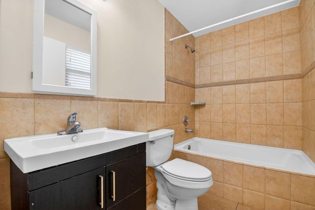 18 Crossings Circle F, Boynton Beach, FL 33435