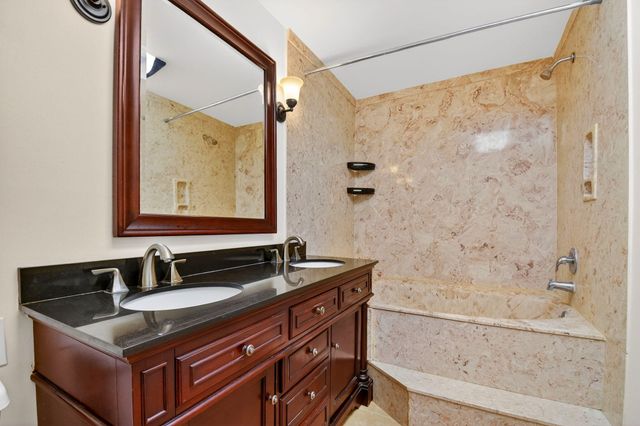 18 Crossings Circle F, Boynton Beach, FL 33435