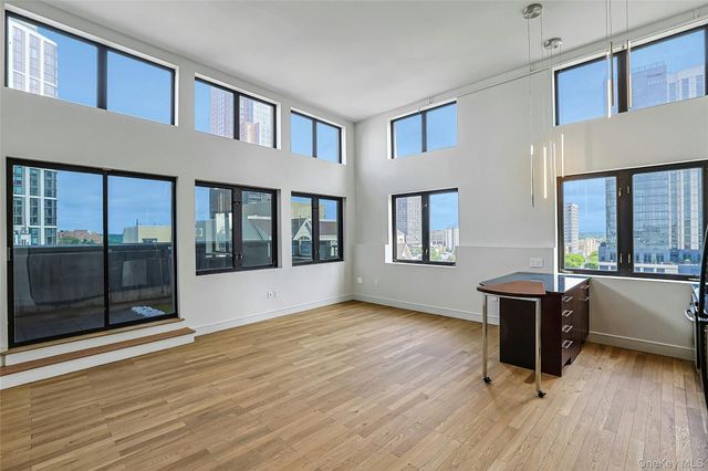 25 Leroy Place PH1, New Rochelle, NY 10805