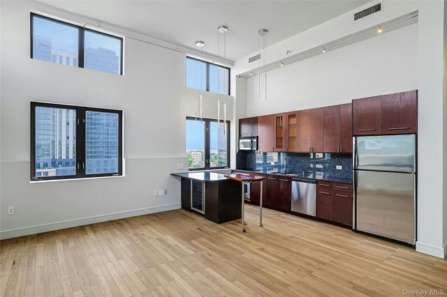 25 Leroy Place PH1, New Rochelle, NY 10805