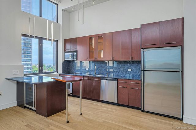 25 Leroy Place PH1, New Rochelle, NY 10805