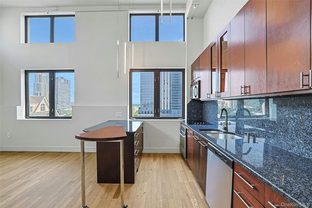 25 Leroy Place PH1, New Rochelle, NY 10805