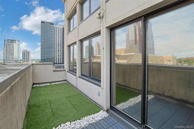 25 Leroy Place PH1, New Rochelle, NY 10805