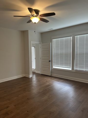 109 Saddlewood Ln, Hendersonville, TN 37075